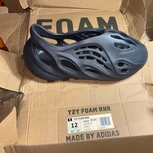 New in box Adidas Men Sz 12 Foam Runner RNNR Black slide slip on